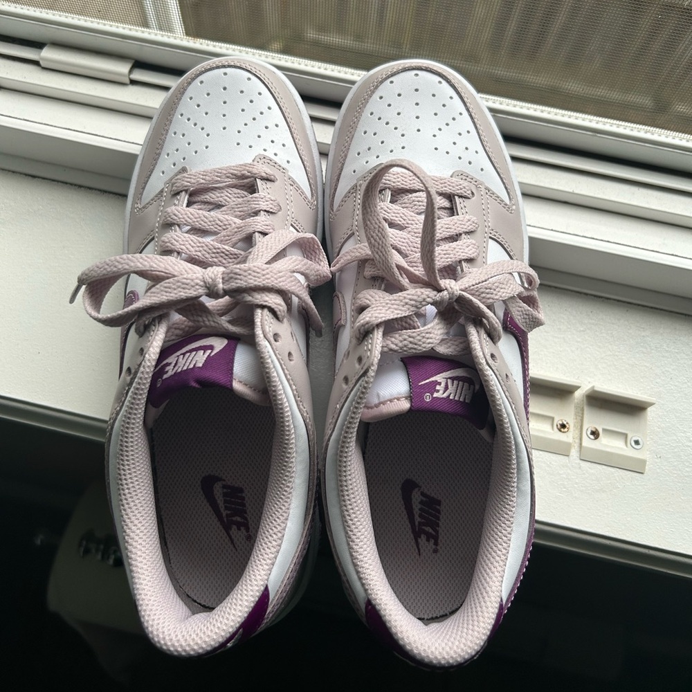 EUC Nike Dunk Low - Picture 6 of 10